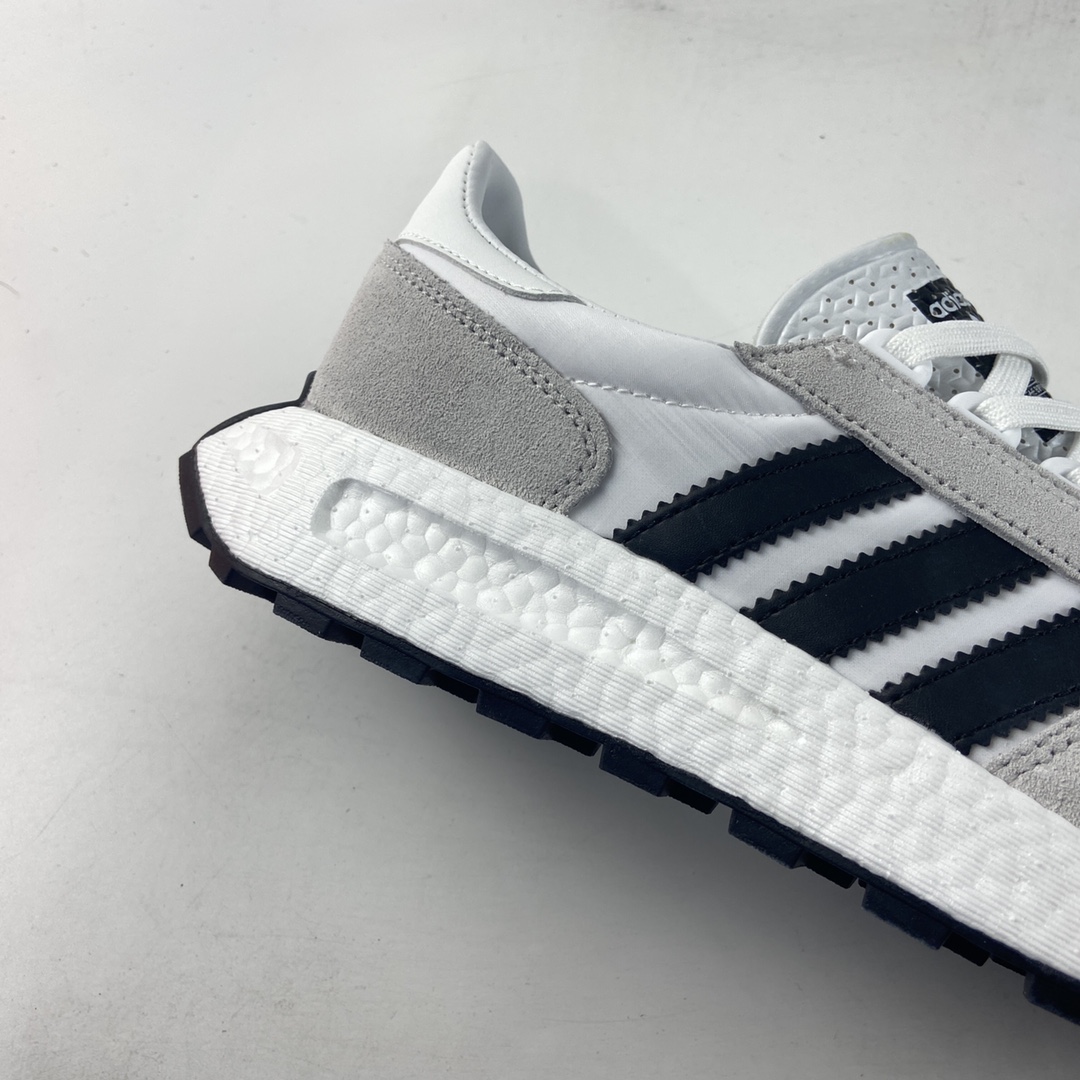 P160  Adidas  Retropy E5 复古运动休闲跑步鞋 Q47100