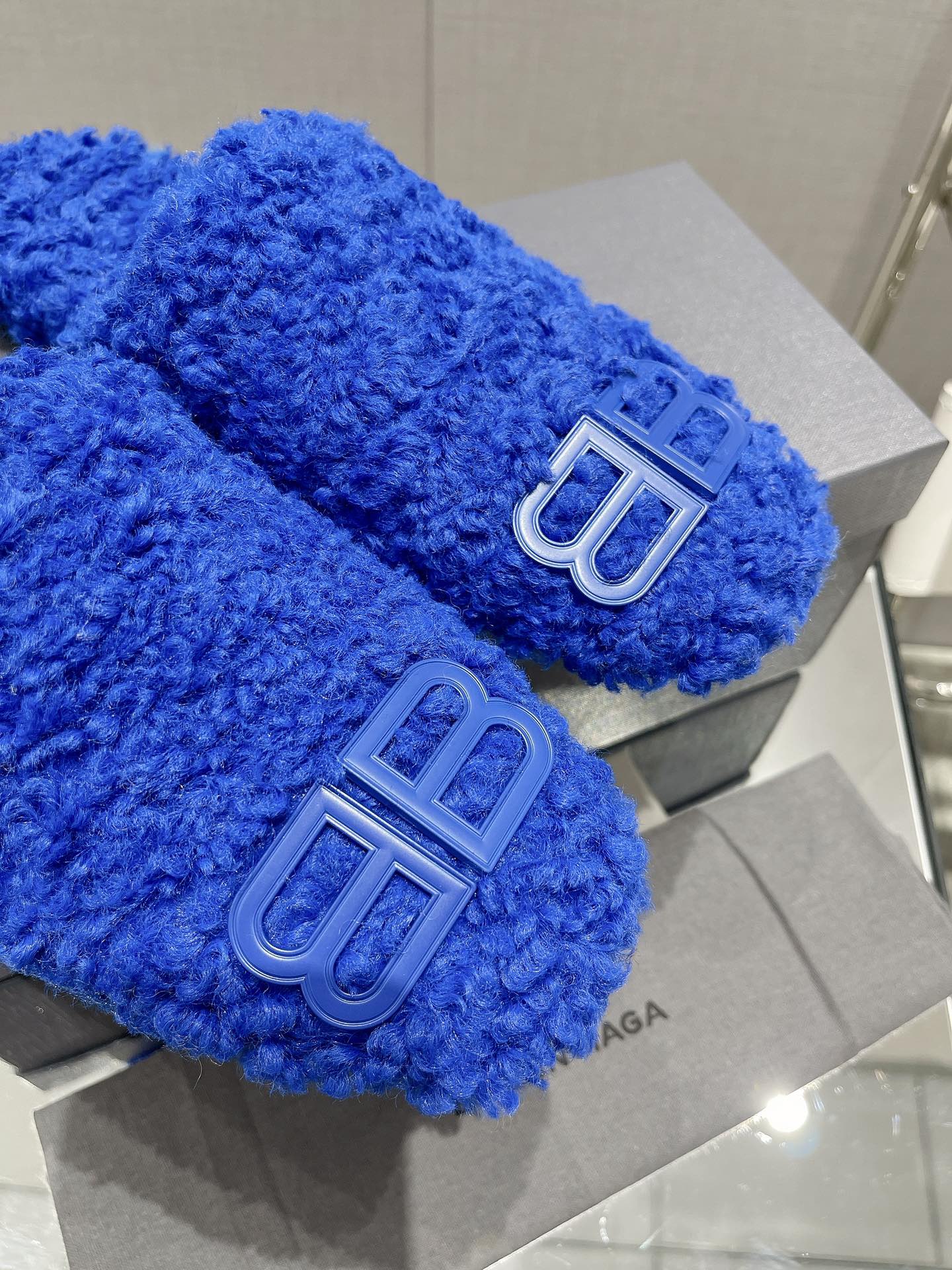 Balenciag* FW秋冬新款羊毛半拖巴黎世家新款拖鞋，原版1.1定制。五金扣和世面的都不相同。质感