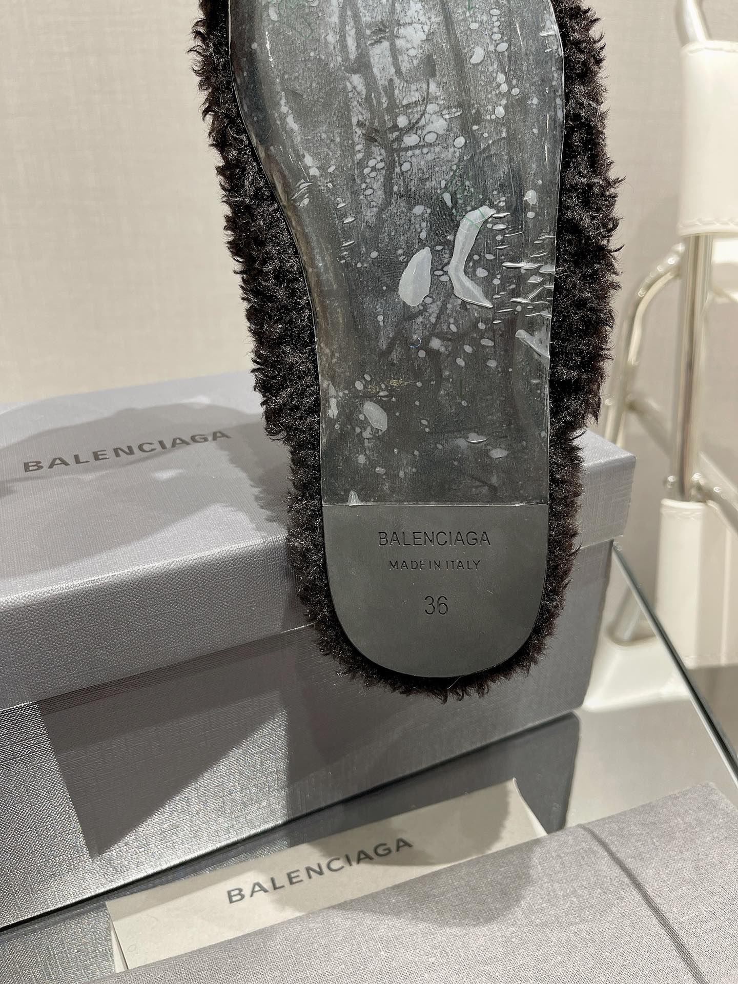 Balenciag* FW秋冬新款羊毛半拖巴黎世家新款拖鞋，原版1.1定制。五金扣和世面的都不相同。质感