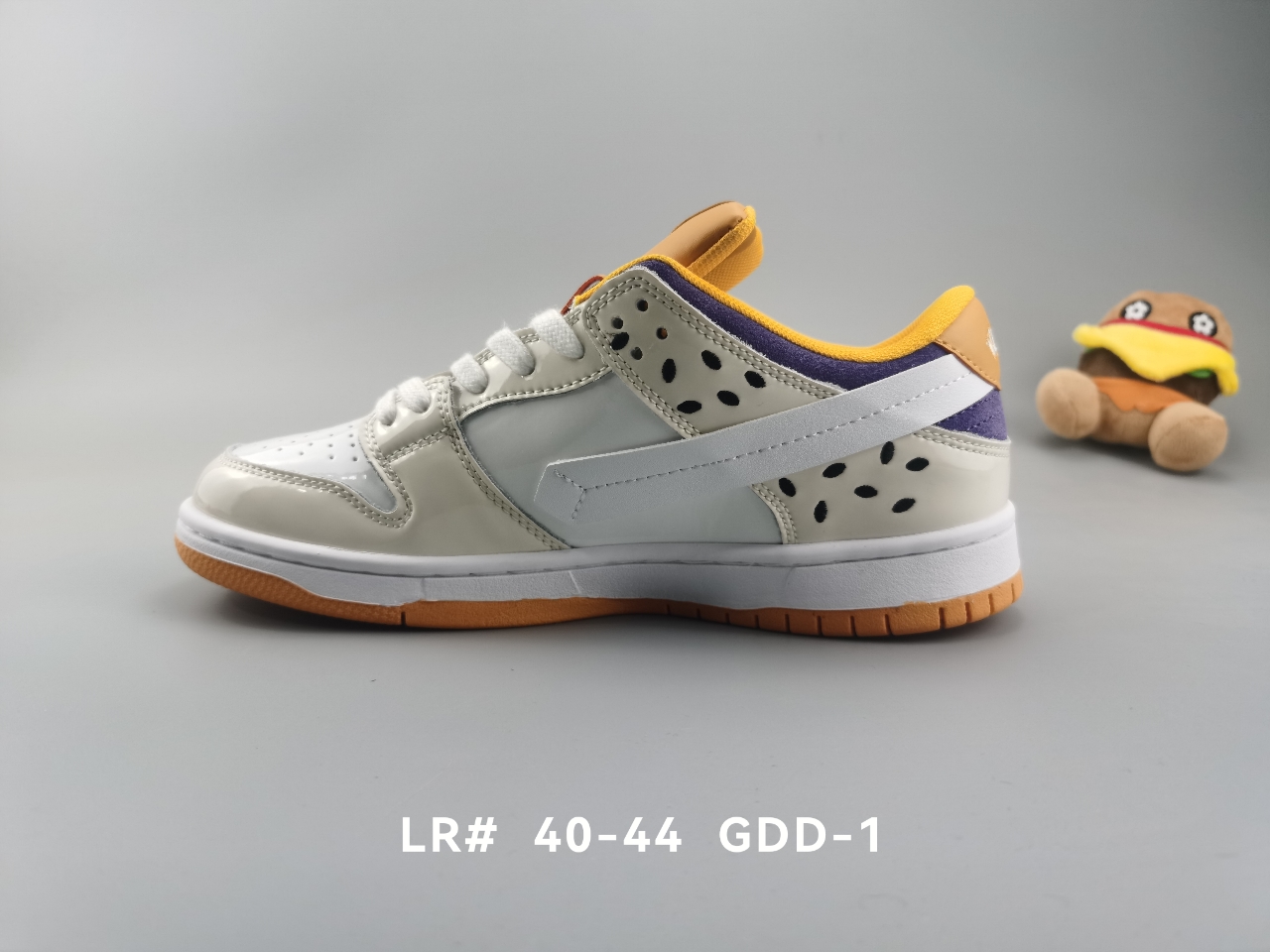 Hamburger Vandy Burger 莆田制造 汉堡包主题限定运动鞋 低帮板鞋 牛皮材质 附毛绒手办 尺码见图