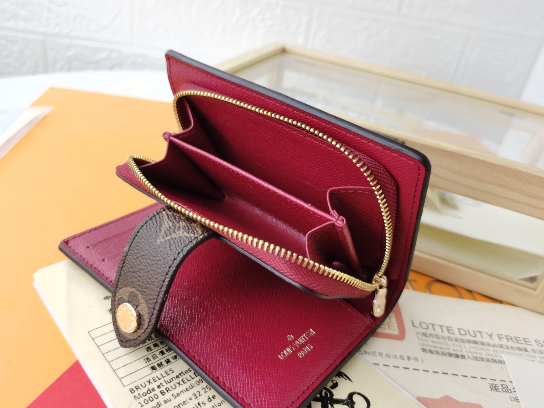 ルイ・ヴィトン Juliette 財布 - コンパクトなデザインと高級素材