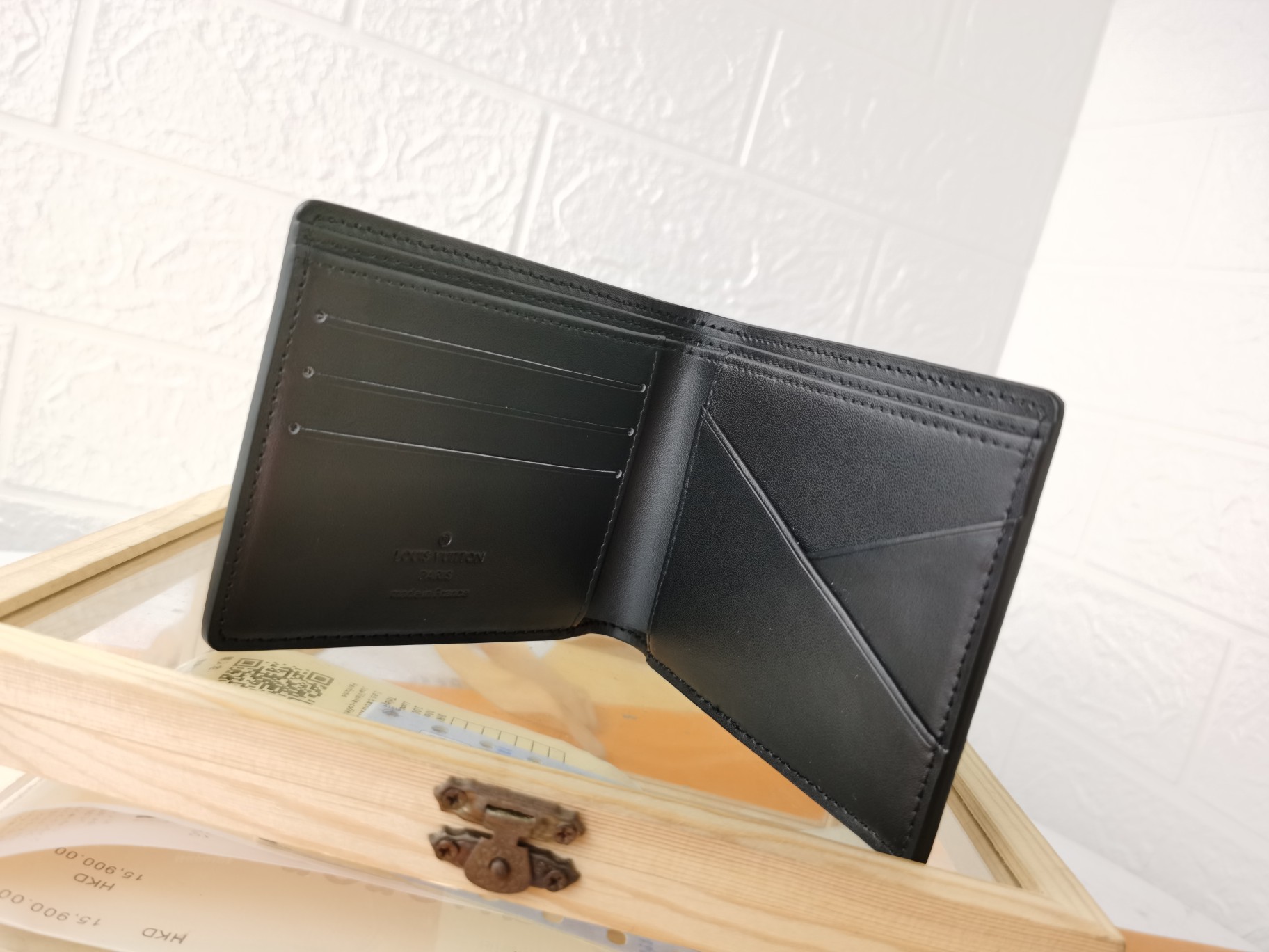 ルイ・ヴィトン Multiple 財布 - シンプルで実用的なデザイン