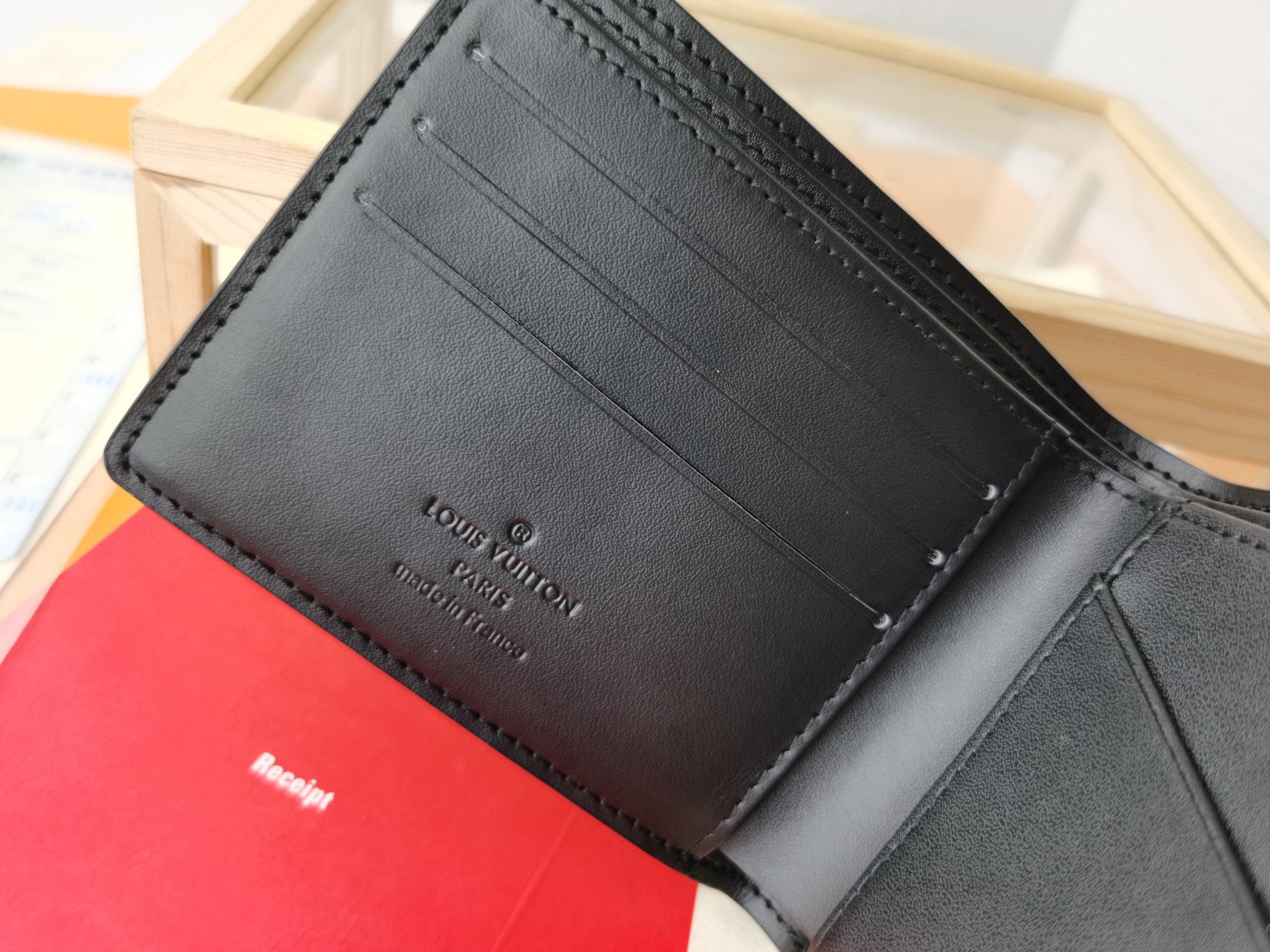 ルイ・ヴィトン Multiple 財布 - シンプルで実用的なデザイン