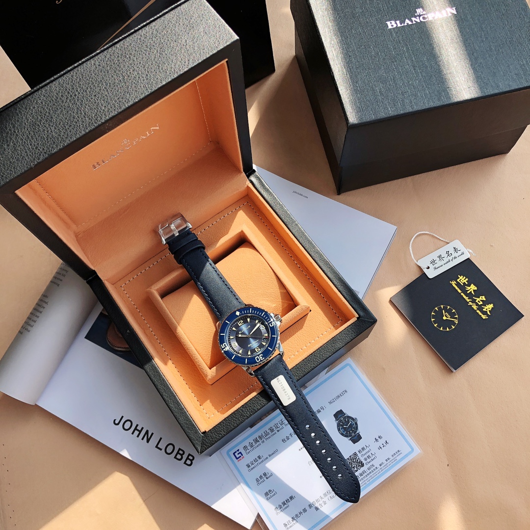 NO:393223,Pick up, [Exclusive First Offer] Top Channel Products!  The classic Blancpain Fifty Fathoms series, known as the title of conscience of the world, is equipped with the original ETA2836 movement, and is deeply detoxified. As the founder of diving watches, Fifty Fathoms writes about its excellent diving performance based on the purchase order of the British Navy. It has a deep diving performance of 300 meters. In addition, its super luminous light can still be clearly read in the deep sea. When the ceramic outer ring can easily set the requirements. Combining its various performances, it is far ahead of the few deep diving watches. The deep black and the texture of the brushed ceramics make the already low-key Fifty Fathoms reveal a little luxury and has great connotation. Many people like water ghosts, just to make people recognize it at first sight, and choosing Fifty Fathoms is basically a heartfelt love.  This time, the original single-channel goods are perfect. The genuine products are purchased according to the counter and are comprehensively compared and detoxified. They are equipped with the original ETA2836 movement, which is both internal and external, with excellent performance and full appearance details. They can easily buy the same quality of the counter at a low price. They are equipped with a full set of packaging for the counter!  (There is a watch strap, and the watch strap needs to be calculated separately),19860909批、【独家首发】顶级渠道货！素有天地良心称号的宝珀经典之作五十噚系列,搭载原装ETA2836机芯深度解毒来袭. 作为潜水腕表鼻祖五十噚依附英国海军采购订而书写其潜水性能卓越之处,深度潜水达300米,加之其超级夜光,在深海处仍可清晰读时,陶瓷外圈且能轻松设定计需求,综合其各方性能,在屈指可数的深度潜水表款中遥遥领先.深邃的黑、搭配拉丝后的陶瓷质感,让本已低调的五十噚透露出一点点奢华,极具内涵.很多人喜欢水鬼,仅仅是为了让人第一眼认出来,而选择五十噚的,基本上是发自内心的喜欢. 这次原单渠道货完美极致,特按专柜购买正品全方位对比解毒,搭载原装ETA2836机芯,以至内外兼修,性能卓越,外观细节淋漓尽致,轻松以低廉价格入手专柜同等品质.配专柜全套包装！（有表带,需要表带另算）,,Watch