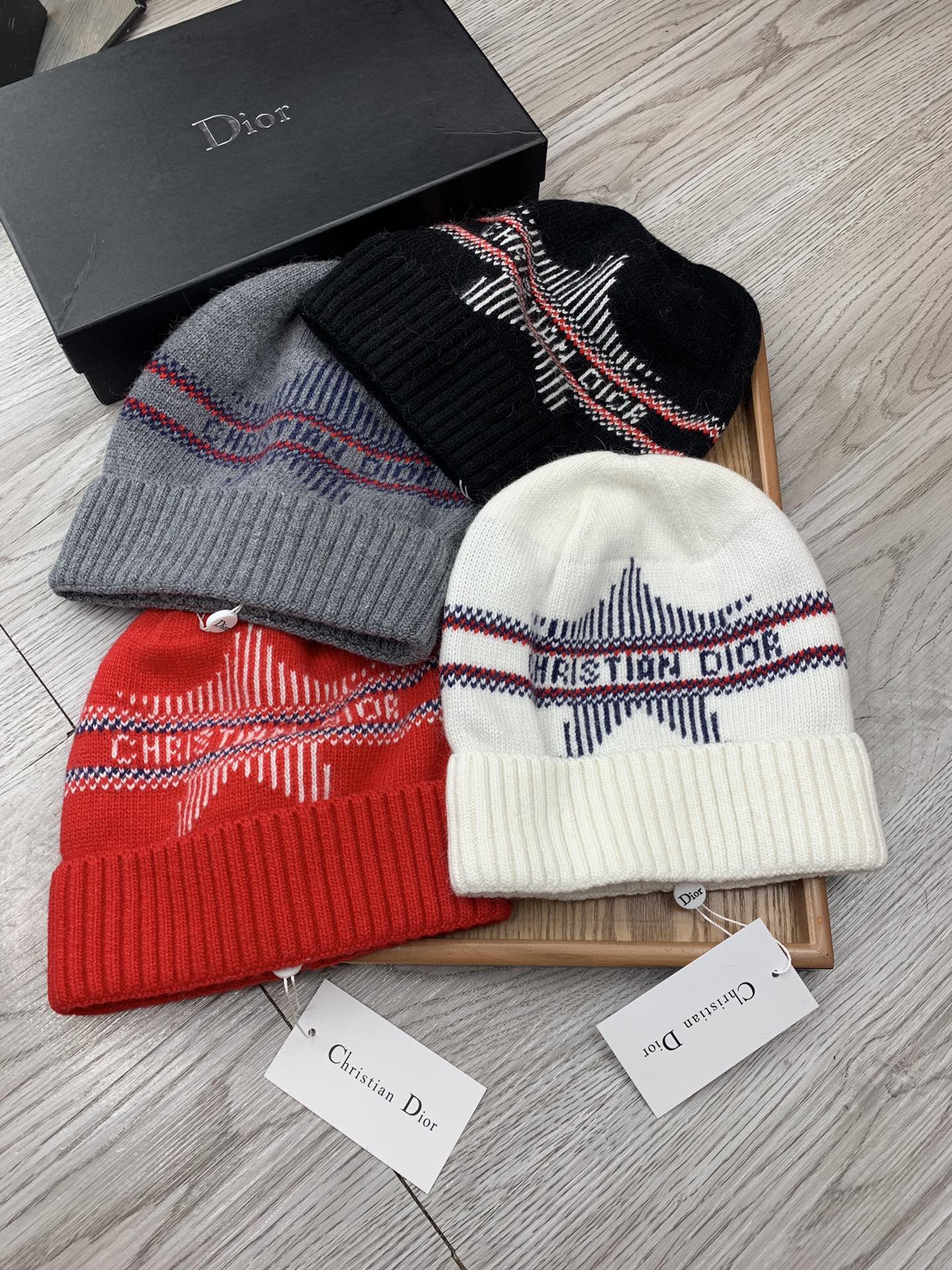 🌹。D家。【羊毛单帽】客供小羊毛！珍贵典藏的灵魂帽子！客供色纱.每个颜色都非常好看！经典！手感软腻.70