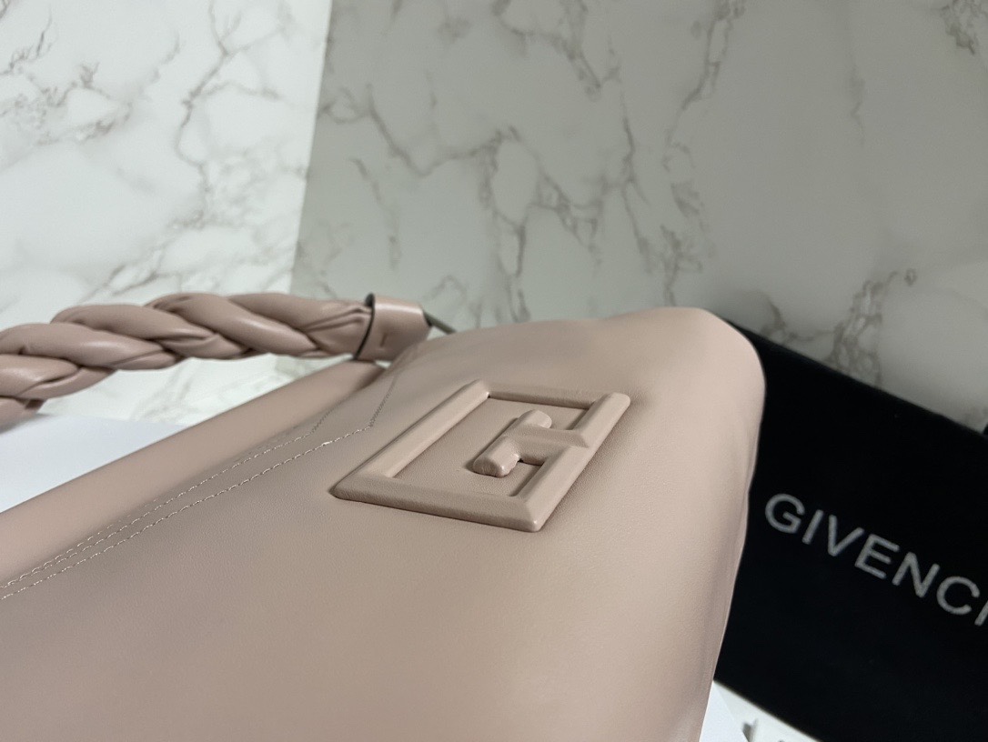 Givenchy纪梵希专柜最新款柔软大包ID93登场zp17620！市场上根本看不到同款的设计不会撞包！