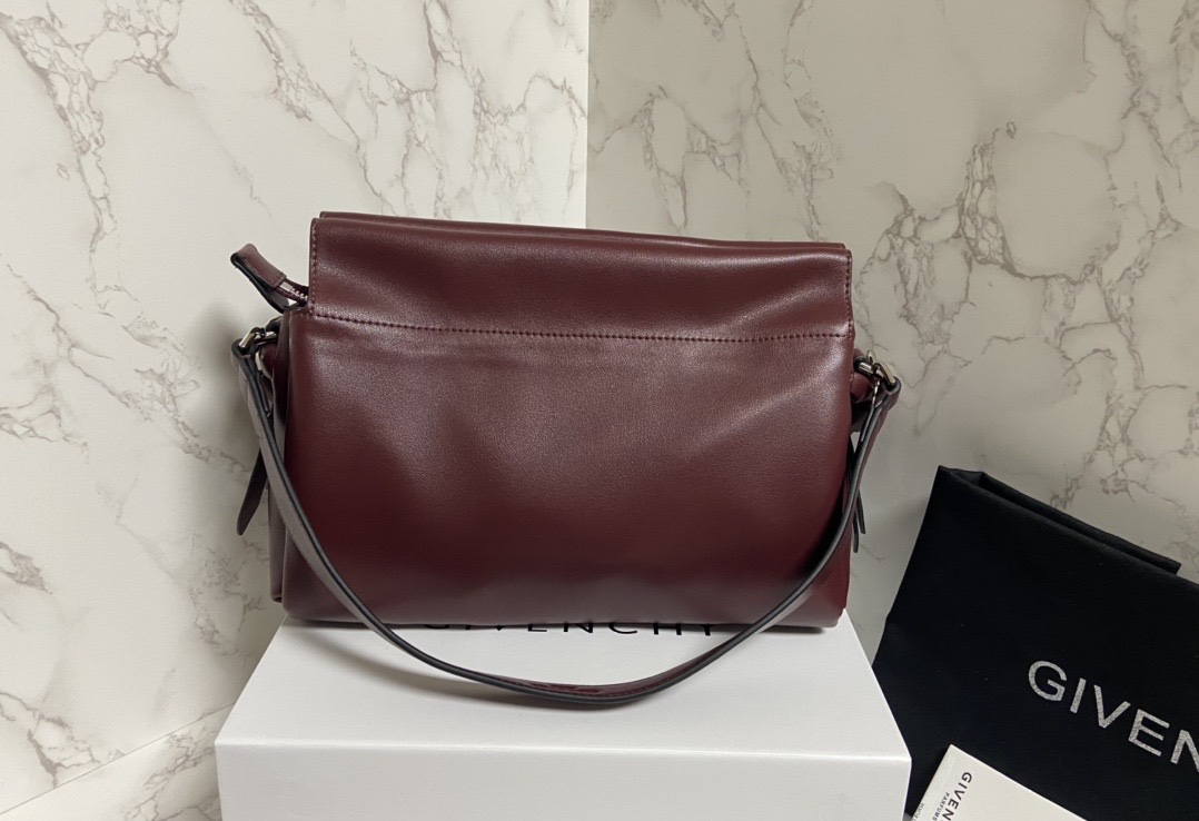 Givenchy纪梵希专柜最新款柔软大包ID93登场zp17620！市场上根本看不到同款的设计不会撞包！