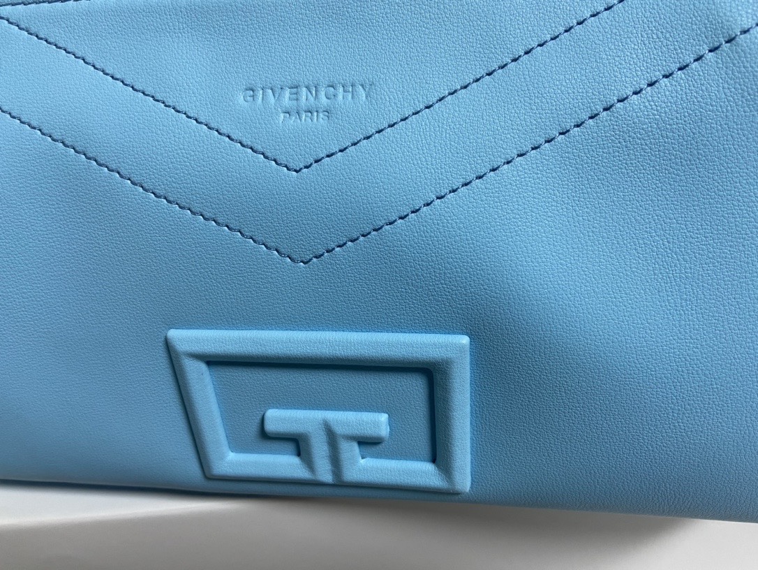 Givenchy纪梵希专柜最新款柔软大包ID93登场zp17620！市场上根本看不到同款的设计不会撞包！
