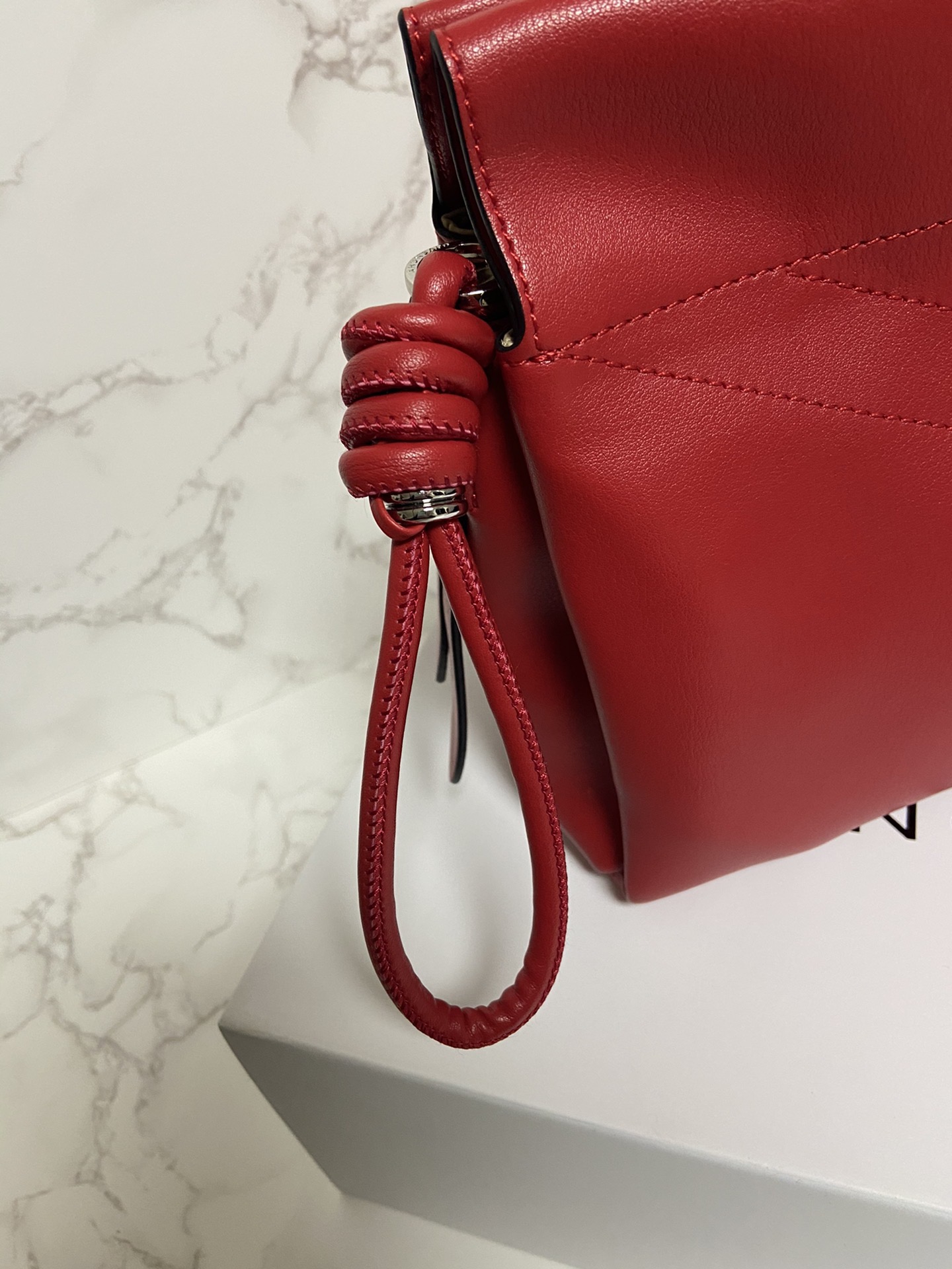 Givenchy纪梵希专柜最新款柔软大包ID93登场zp17620！市场上根本看不到同款的设计不会撞包！