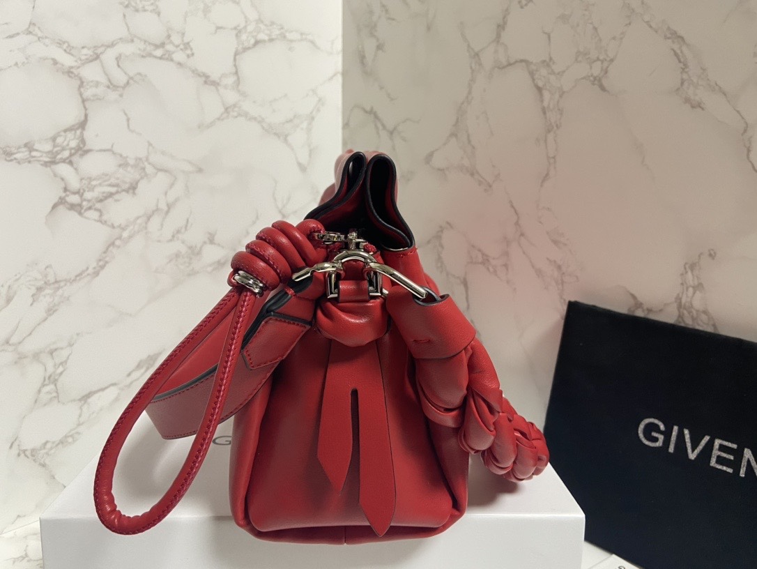 Givenchy纪梵希专柜最新款柔软大包ID93登场zp17620！市场上根本看不到同款的设计不会撞包！