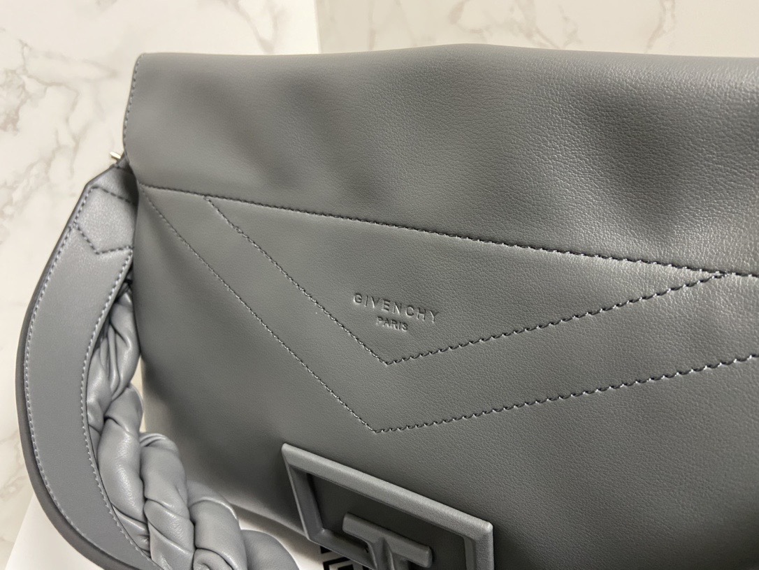 Givenchy纪梵希专柜最新款柔软大包ID93登场zp17620！市场上根本看不到同款的设计不会撞包！