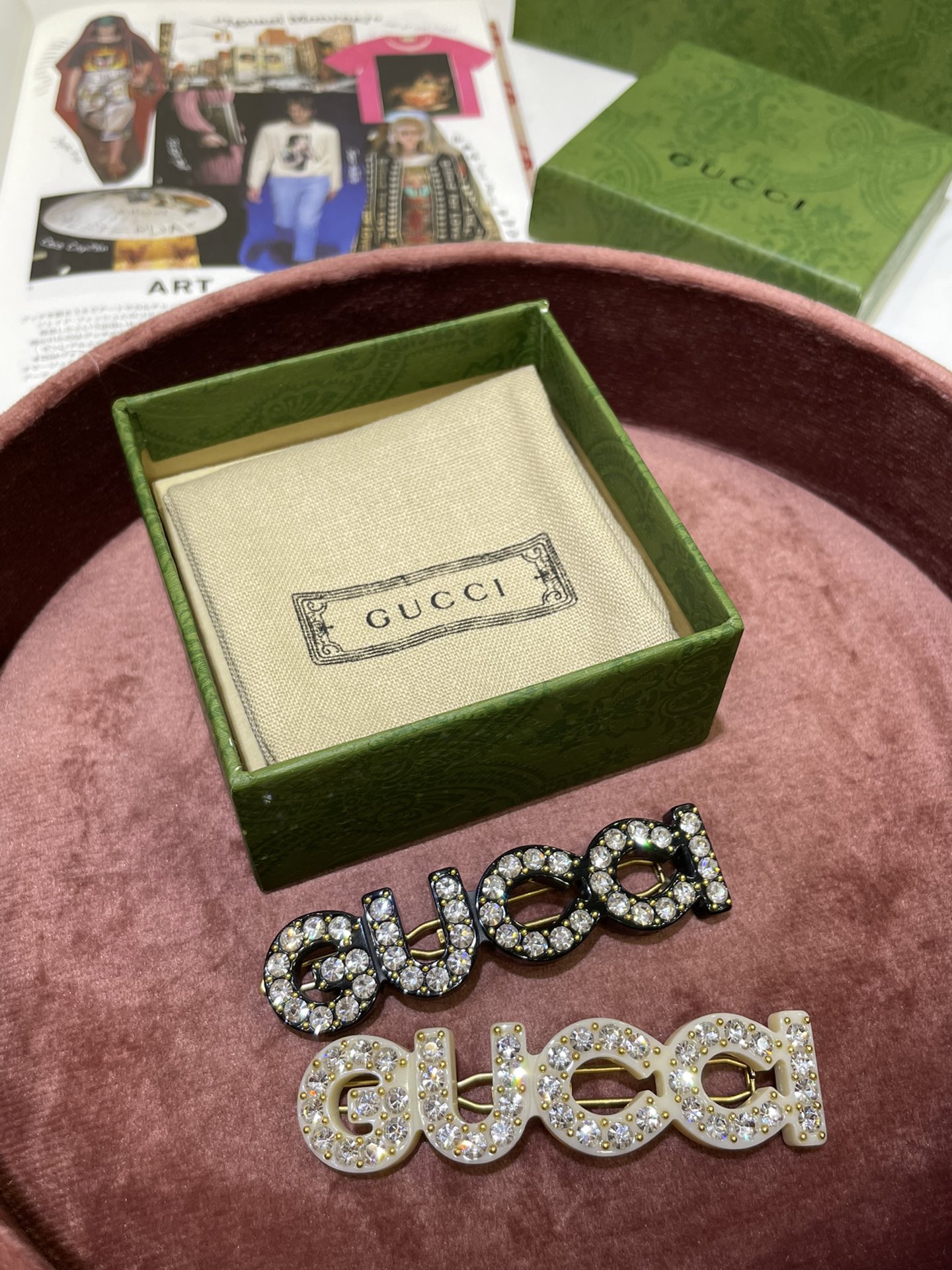 NO:631719,88170, available in stock in seconds. Wear our hairpins and debut in C position. Hahaha, it’s so beautiful. You must keep it for yourself!  !  !  HomeNew letter hairpin Crystal eye-catching material Resin advanced custom crystal BlingBling Versatile high-end item Suitable for all hair types Recommended for a pair of baby, hairpins, Cardia high-end jewelry1986090988170,现货秒发戴上我们的发夹 c位出道吧 哈哈哈 太美了 必须自留！！！ 家新款字母发夹 水晶闪爆眼球 材质树脂高级定制水晶 BlingBling 百搭高级单品 适合所有发型 建议一对入了宝贝,,hairpins,卡迪亚高端饰品,Jewelry