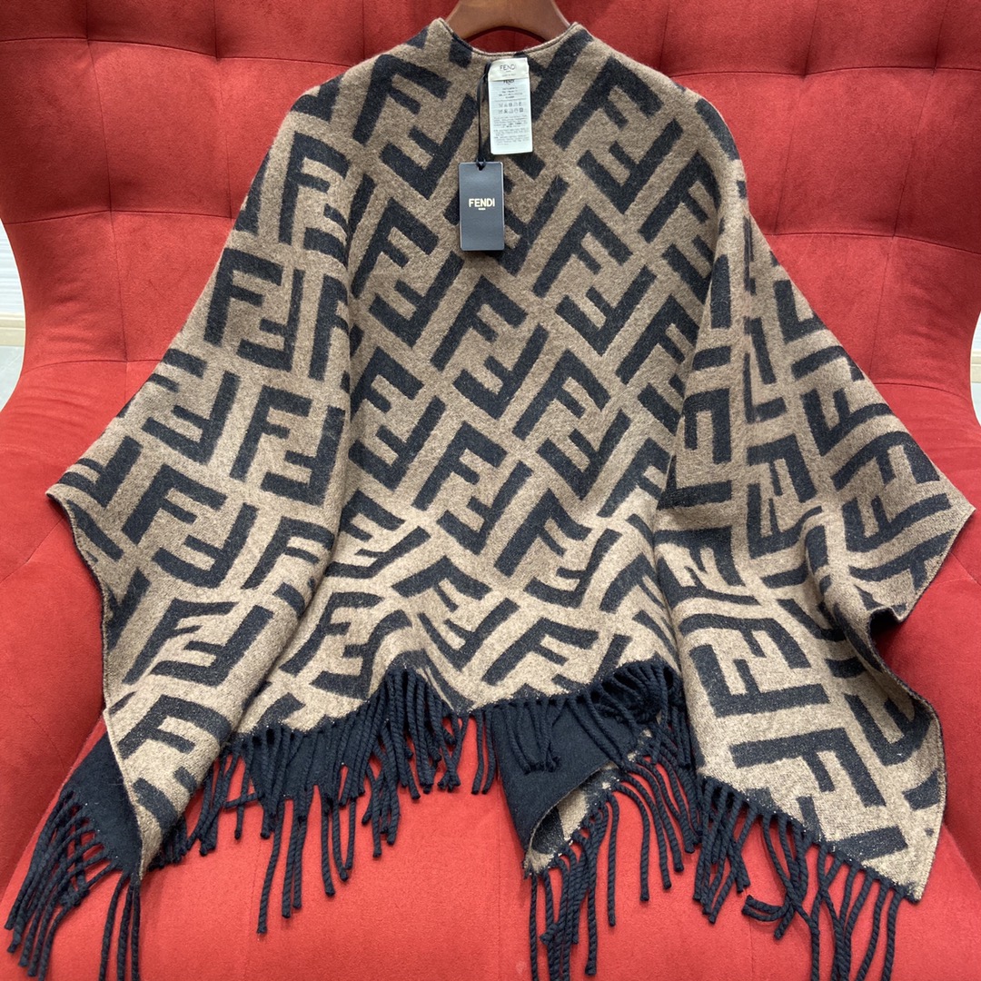 [Fendi Scarves]Size 140x150cm Composition 51 Wool 49 Cashmere Cape big shawl V