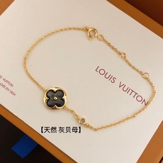 【精工版本】美毙了✨✨LV手链四叶草 单花 路易威登手链 ❤️电镀18k金工艺 专柜版本 一比一质量😍优 【精工版本】美毙了✨✨LV手链四叶草 单花 路易威登手链 ❤️电镀18k金工艺 专柜版本 一比一质量😍优