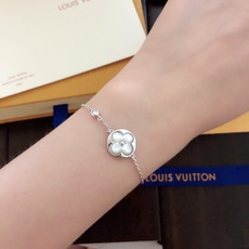 【精工版本】美毙了✨✨LV手链四叶草 单花 路易威登手链 ❤️电镀18k金工艺 专柜版本 一比一质量😍优 【精工版本】美毙了✨✨LV手链四叶草 单花 路易威登手链 ❤️电镀18k金工艺 专柜版本 一比一质量😍优