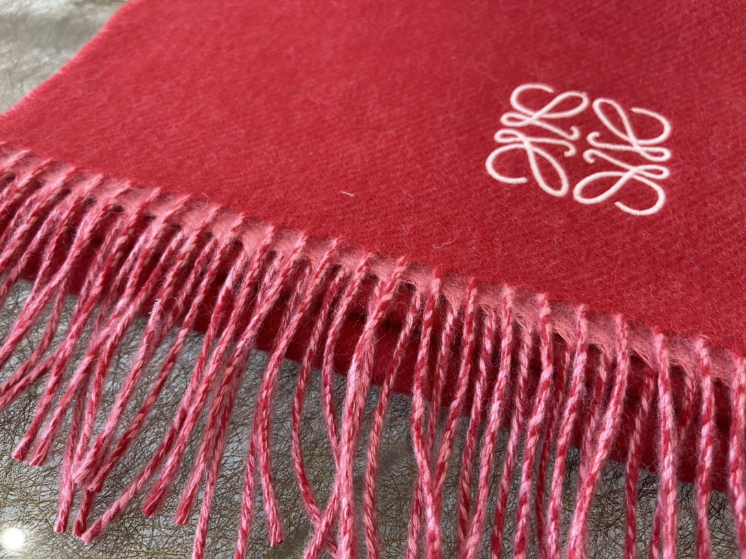 LOEWE罗意威羊毛绒男女同款围巾