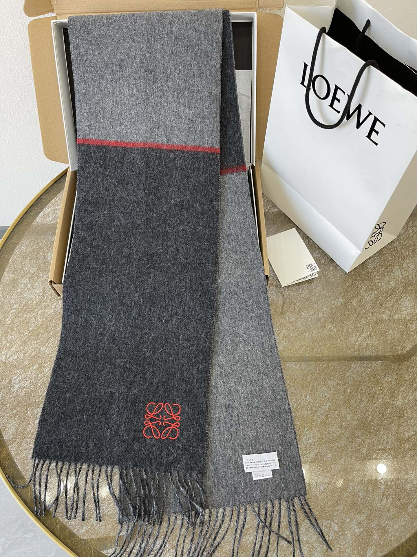 LOEWE罗意威羊毛绒男女同款围巾