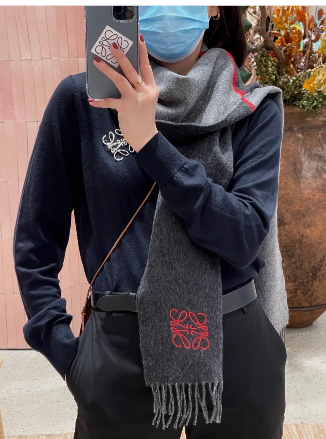 LOEWE罗意威羊毛绒男女同款围巾