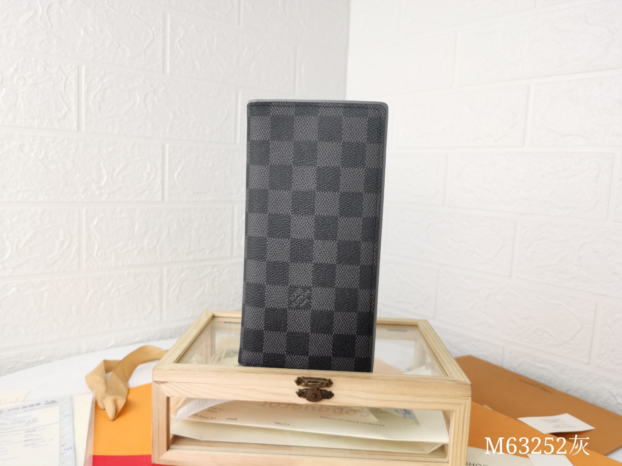 ルイ・ヴィトン ダミエ グラフィット 財布 エレガントなデザイン