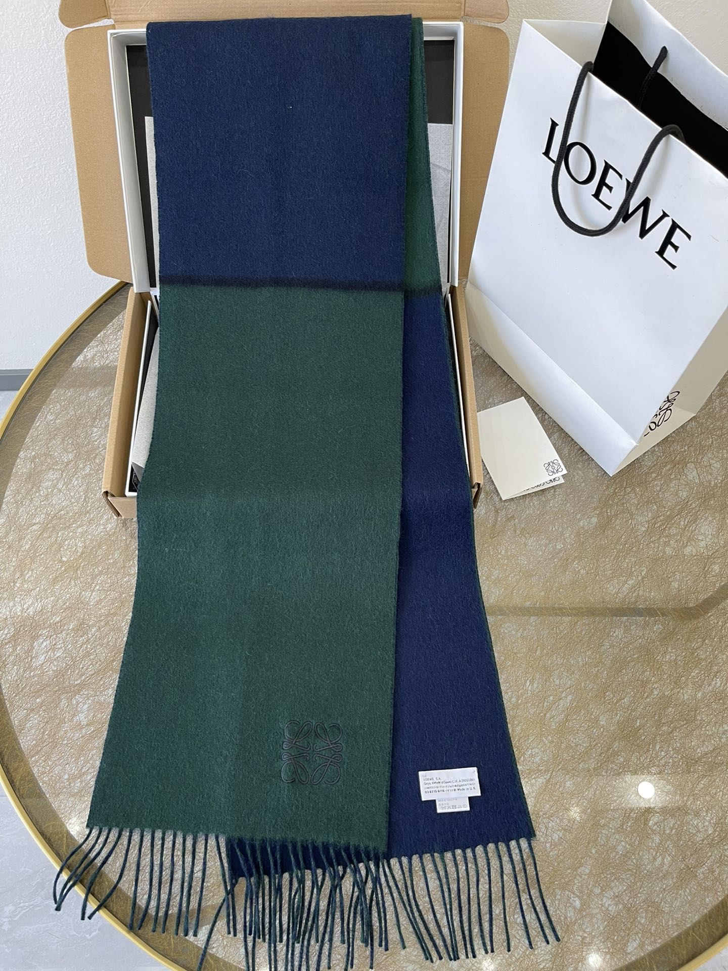 LOEWE罗意威羊毛绒男女同款围巾