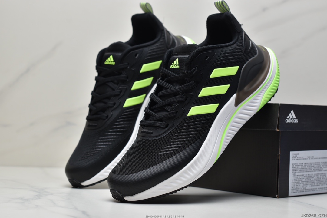 160 ALPHAMAGMA 黑白鞋子采用织物鞋面 GV7921