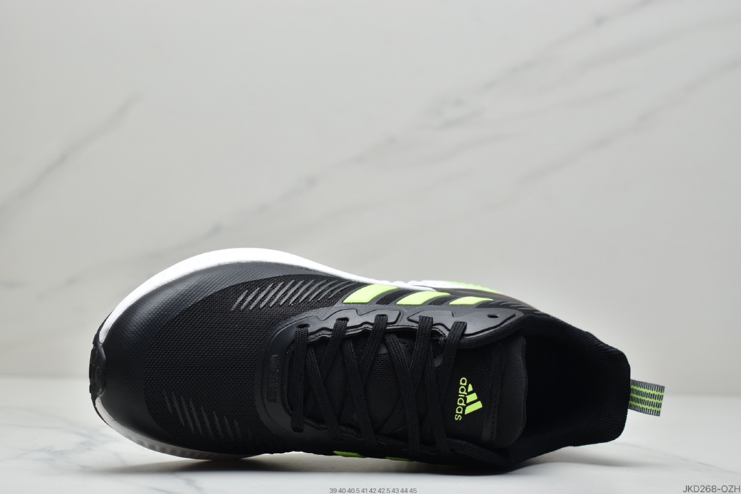 160 ALPHAMAGMA 黑白鞋子采用织物鞋面 GV7921