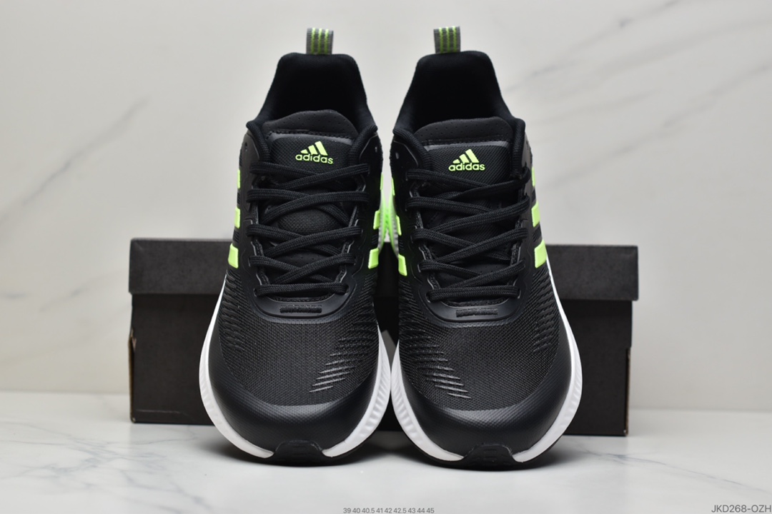 160 ALPHAMAGMA 黑白鞋子采用织物鞋面 GV7921