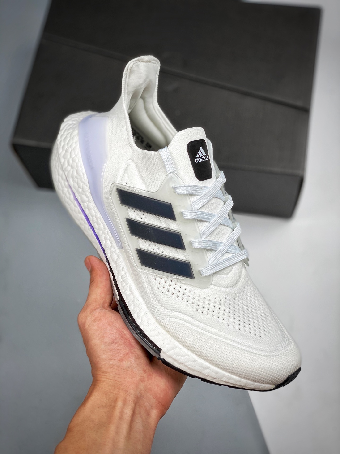 Precalentamiento para el 11.11 Oferta especial 💥💥 Ultra Boost 7.0 Blanco y negro Disponible en tiendas oficiales Foto…