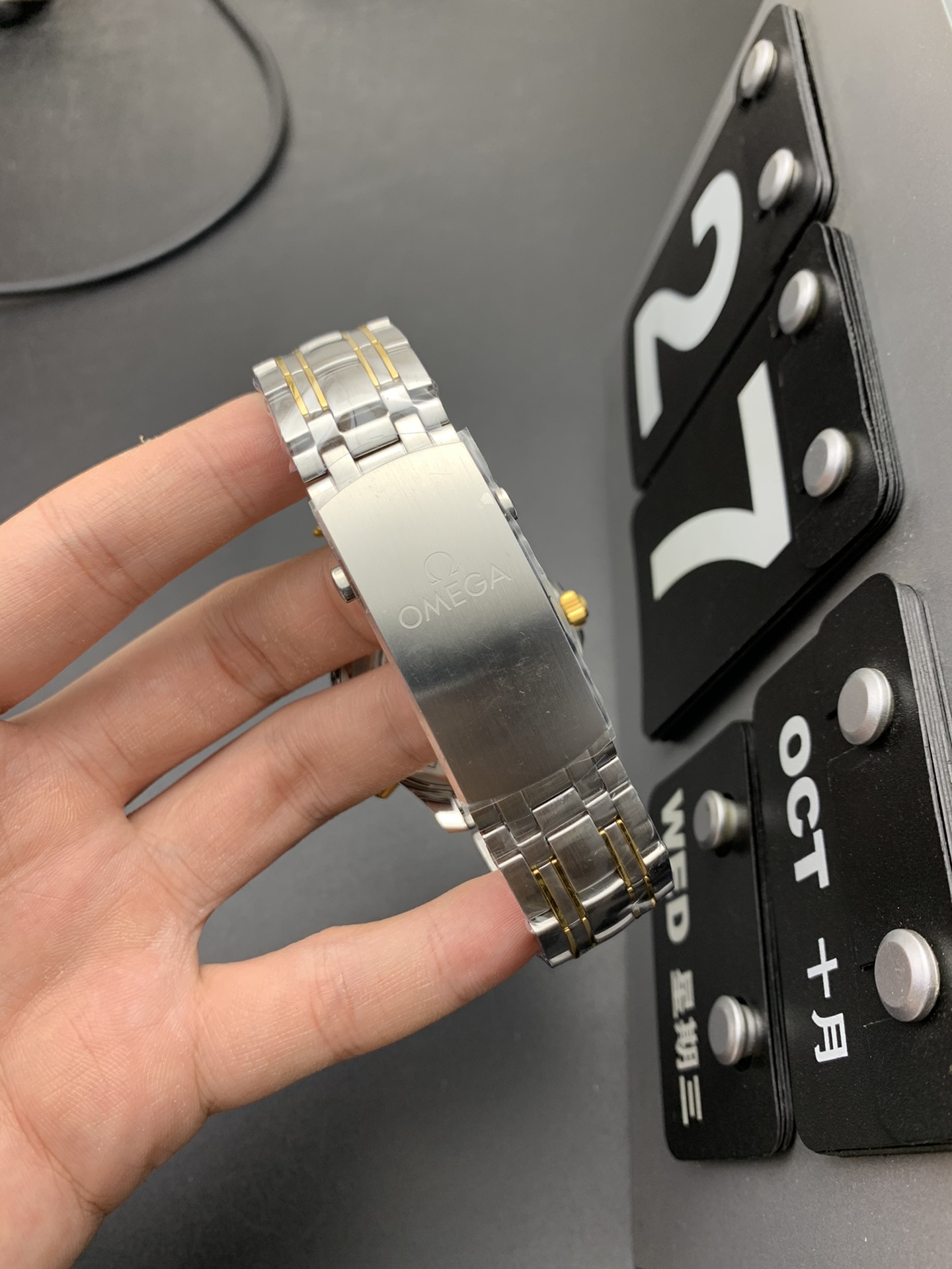 Omega OR 间金蓝海马