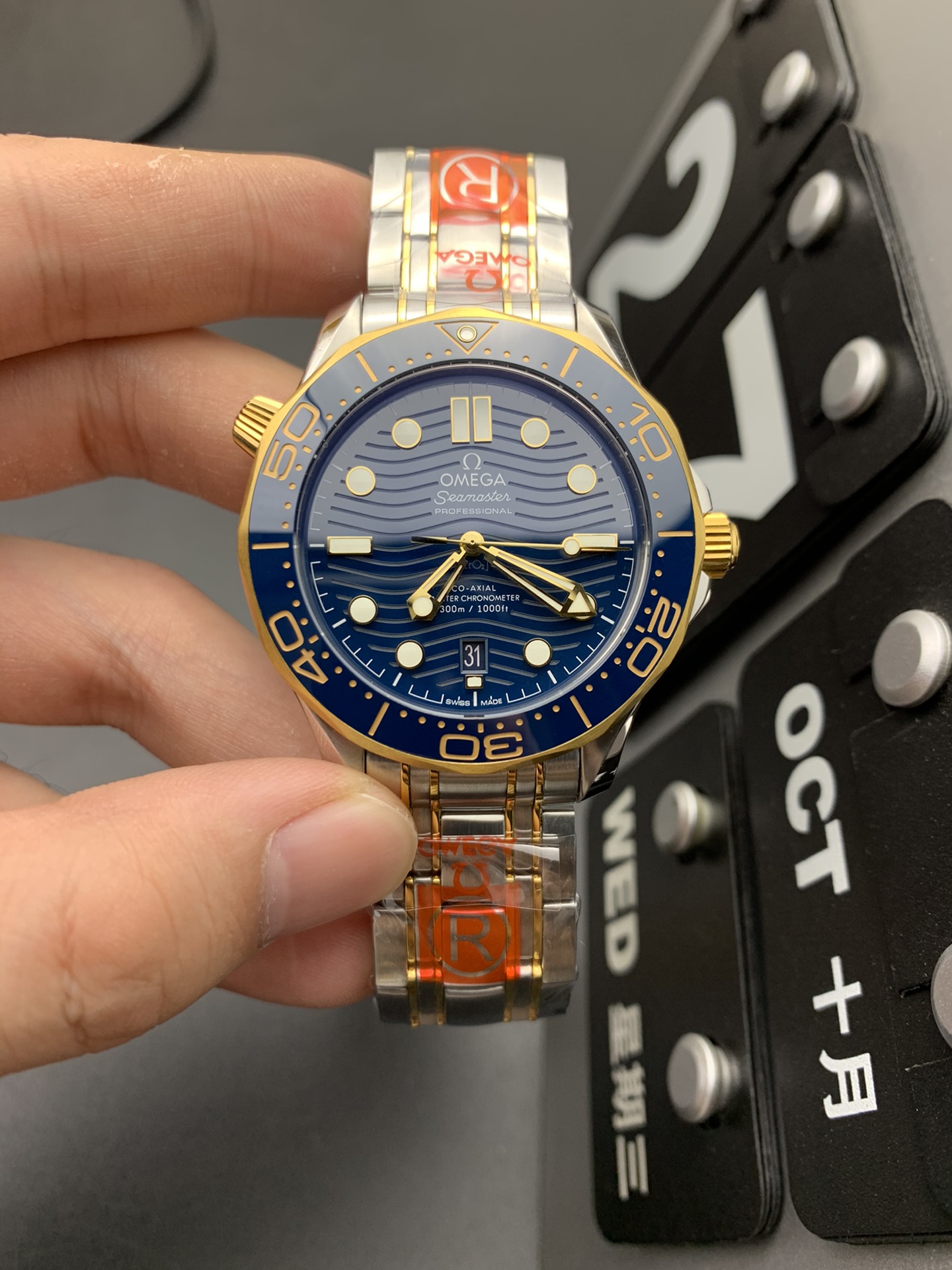 Omega OR 间金蓝海马