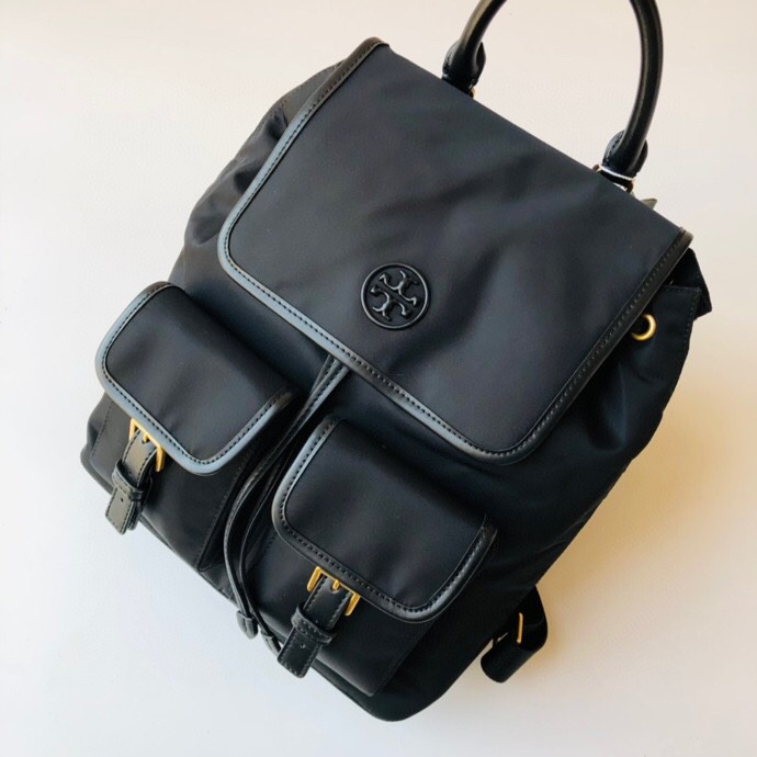 Tory Burch ～款号74462单多口袋 双肩背包