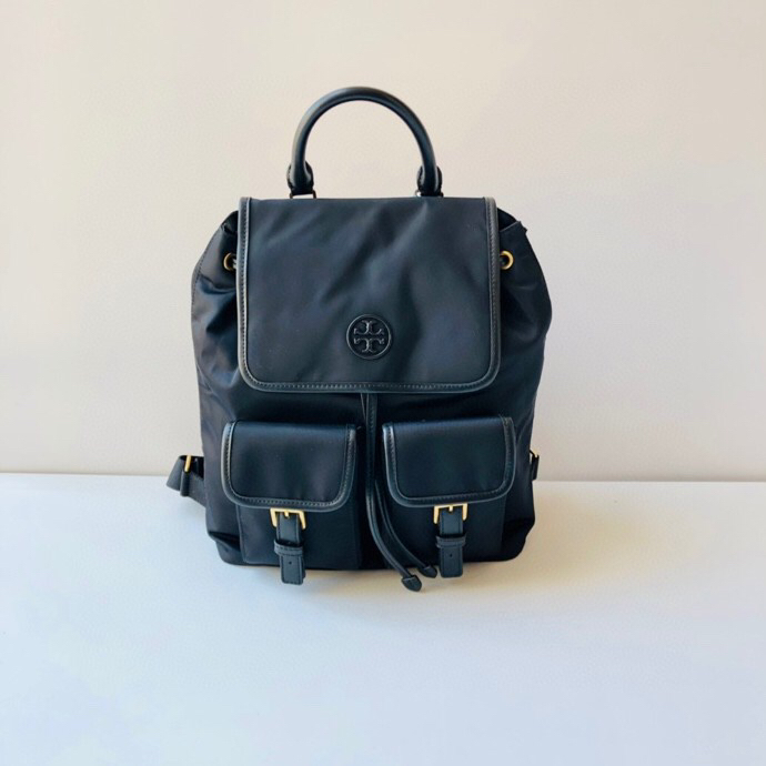 Tory Burch ～款号74462单多口袋 双肩背包