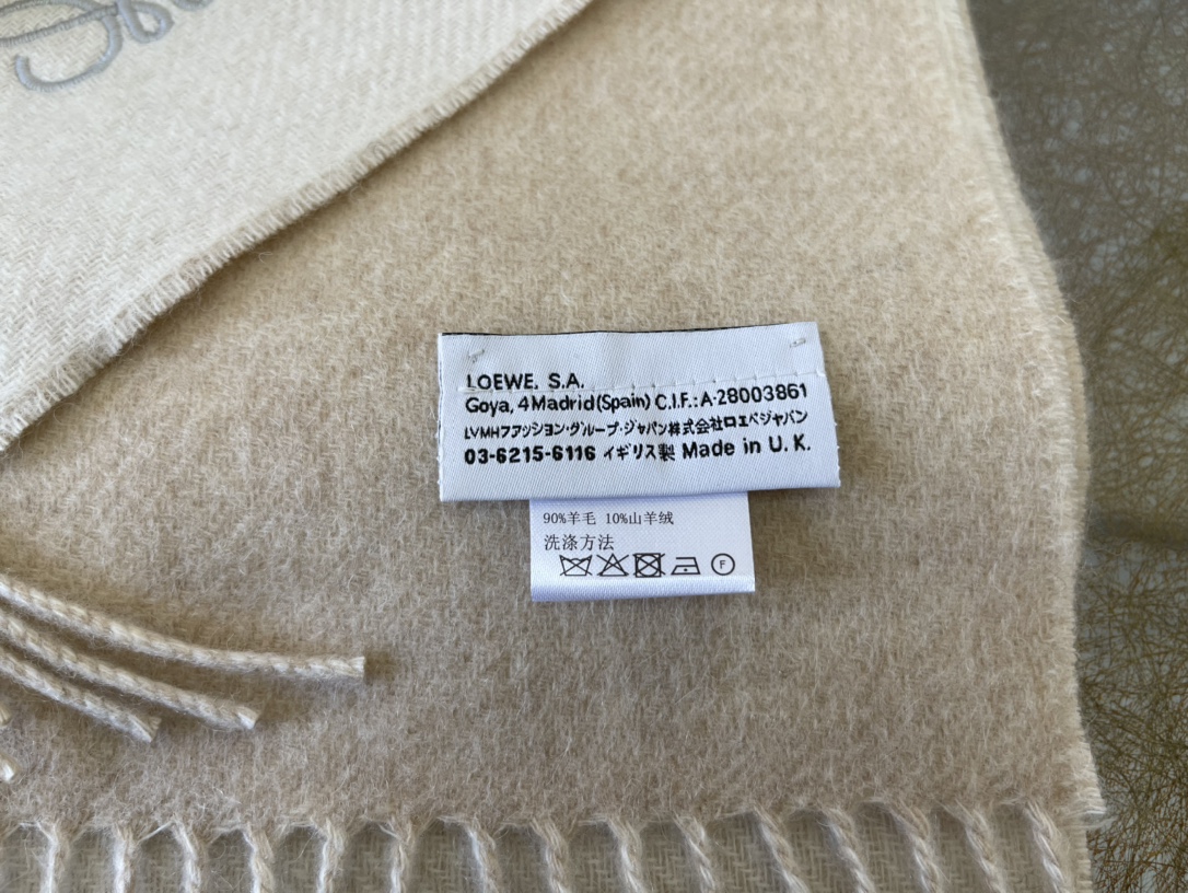 LOEWE罗意威羊毛绒男女同款围巾