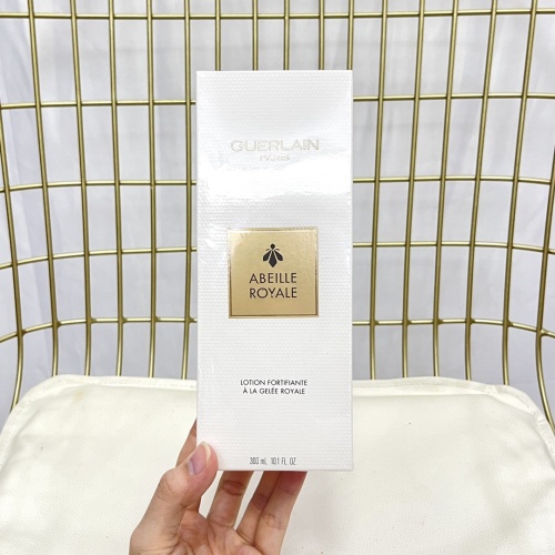 Guerlain Abeille Royale Fortifying Lotion with Royal Jelly, 300ml 1 Guerlain Abeille Royale Fortifying Lotion with Royal Jelly, 300ml