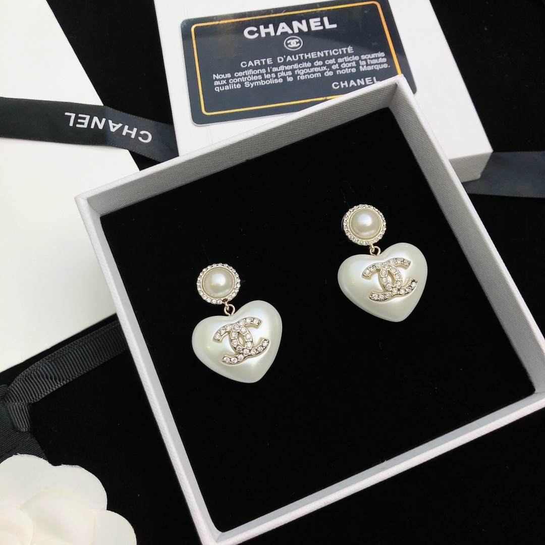 💝💝💝【Chanel香奈儿】耳钉 小香珍珠耳环热销款 市面最高版本！专柜1:1款式开模 专柜原版、香奈儿