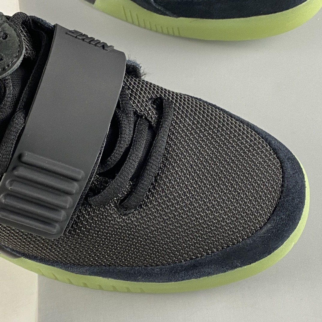 P780  NIKE Yeezy 2 NRG Kanye West 限量版黑椰子508214-006