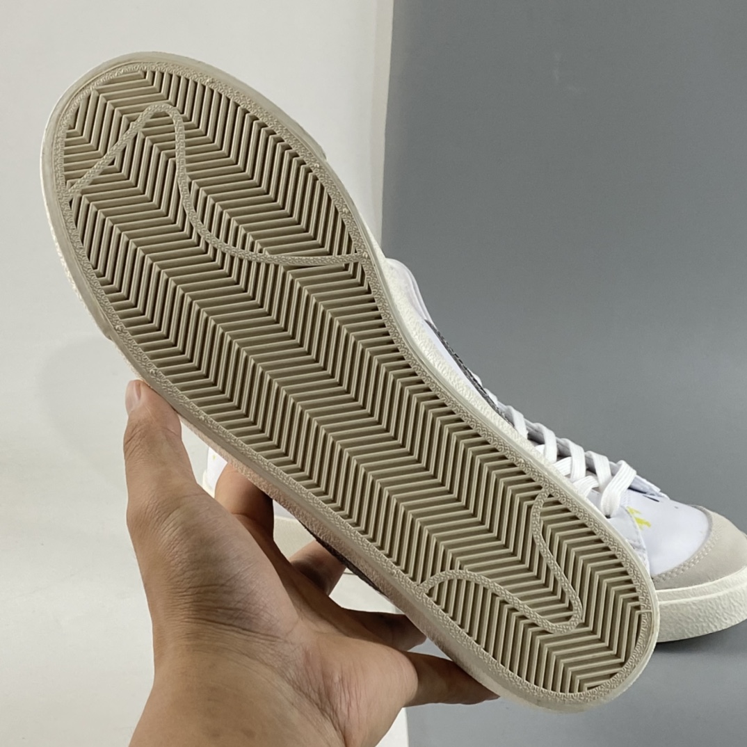 P180  NIKE Blazer Mid ’77 SE 开拓者高帮休闲板鞋 DC7331-100