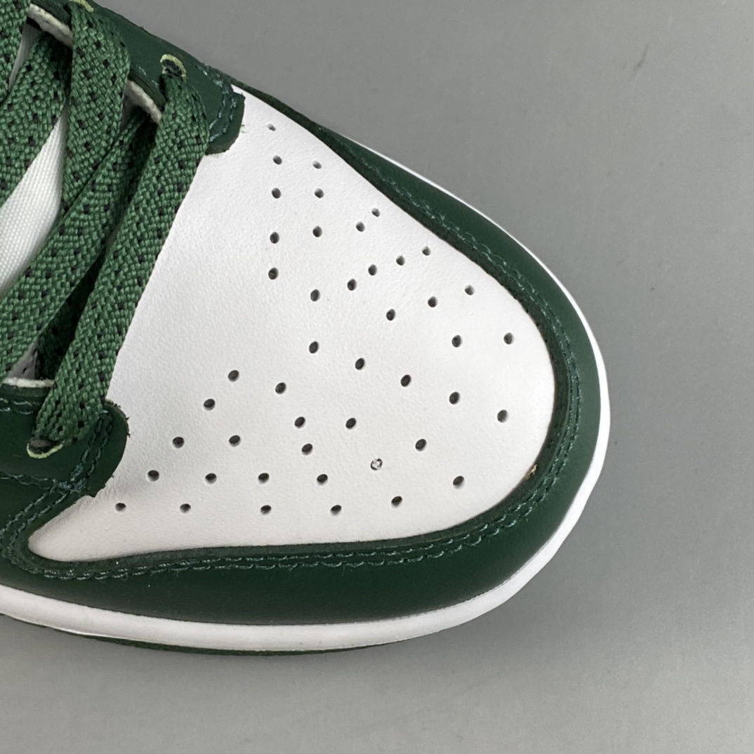 220  NIKE SB Dunk Low 扣篮系列低帮休闲运动滑板鞋 DD1391-101