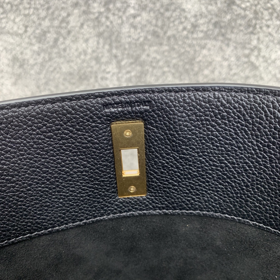 BUCKET 16 牛皮革手袋9 X 10 X 9英寸(23 X 25 X 23厘米)牛皮革衬里 : 织