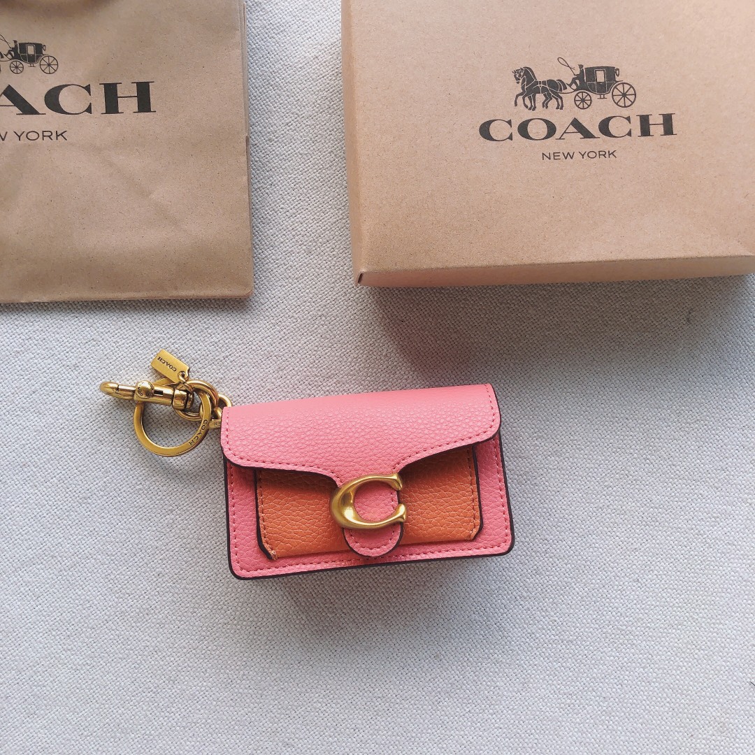 Coach ～款号：1614 Coach Tabby系列卡包/挂件 采用荔枝纹牛皮制作 装10张卡没问题