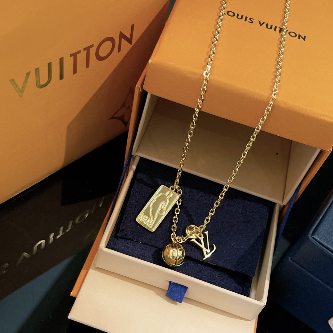 Louis Vuitton Jewelry Necklaces & Pendants Polishing Unisex Fashion