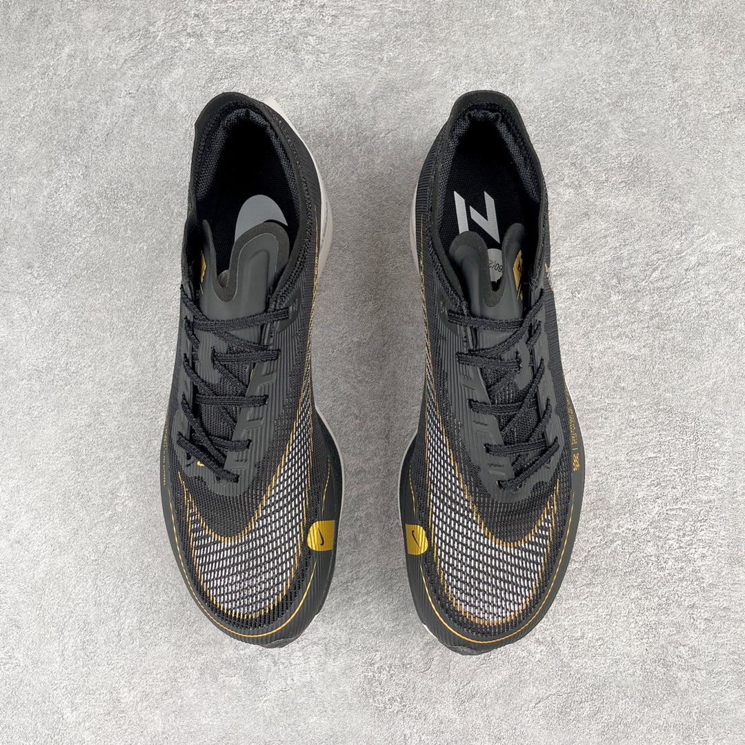 图片[2]-＃纯原福利 NK ZoomX Vaporfly Next% 马拉松一代跑鞋 鞋面使用了全新 Vaporweave 科技 这种类似蝉翼的材质相比 Flyknit 更加轻薄透气 非对称的鞋带系统和泡棉护垫的加入令舒适度更高 鞋头辅以超大的 Swoosh 点缀 再配上流线型外观设计 时尚感十足 尺码：36 36.5 37.5 38 38.5 39 40 40.5 41 42 42.5 43 44 44.5 45-选品中心