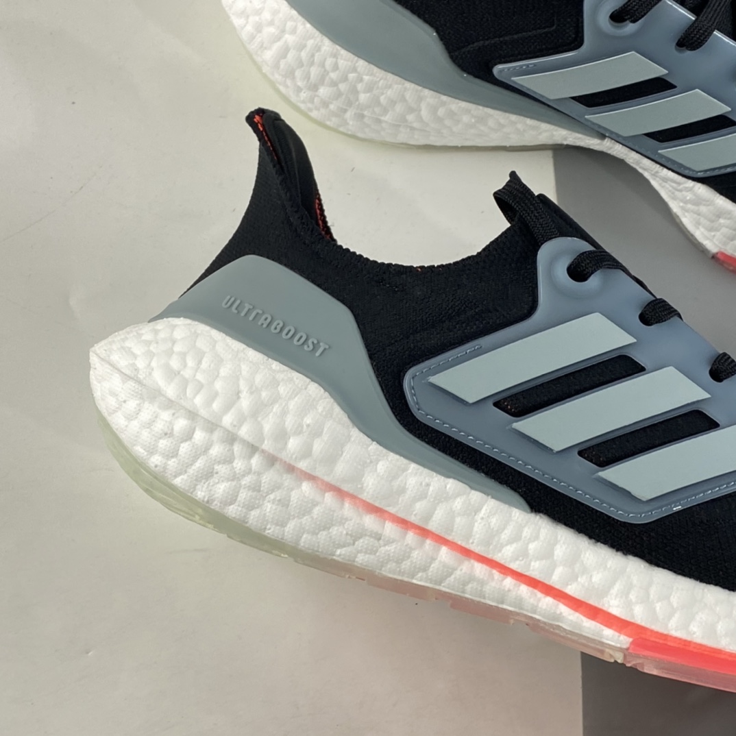 P240  Adidas  Ultra Boost 22 Consortium 阿迪达斯新款8.0厚底爆米花跑鞋 GX3060