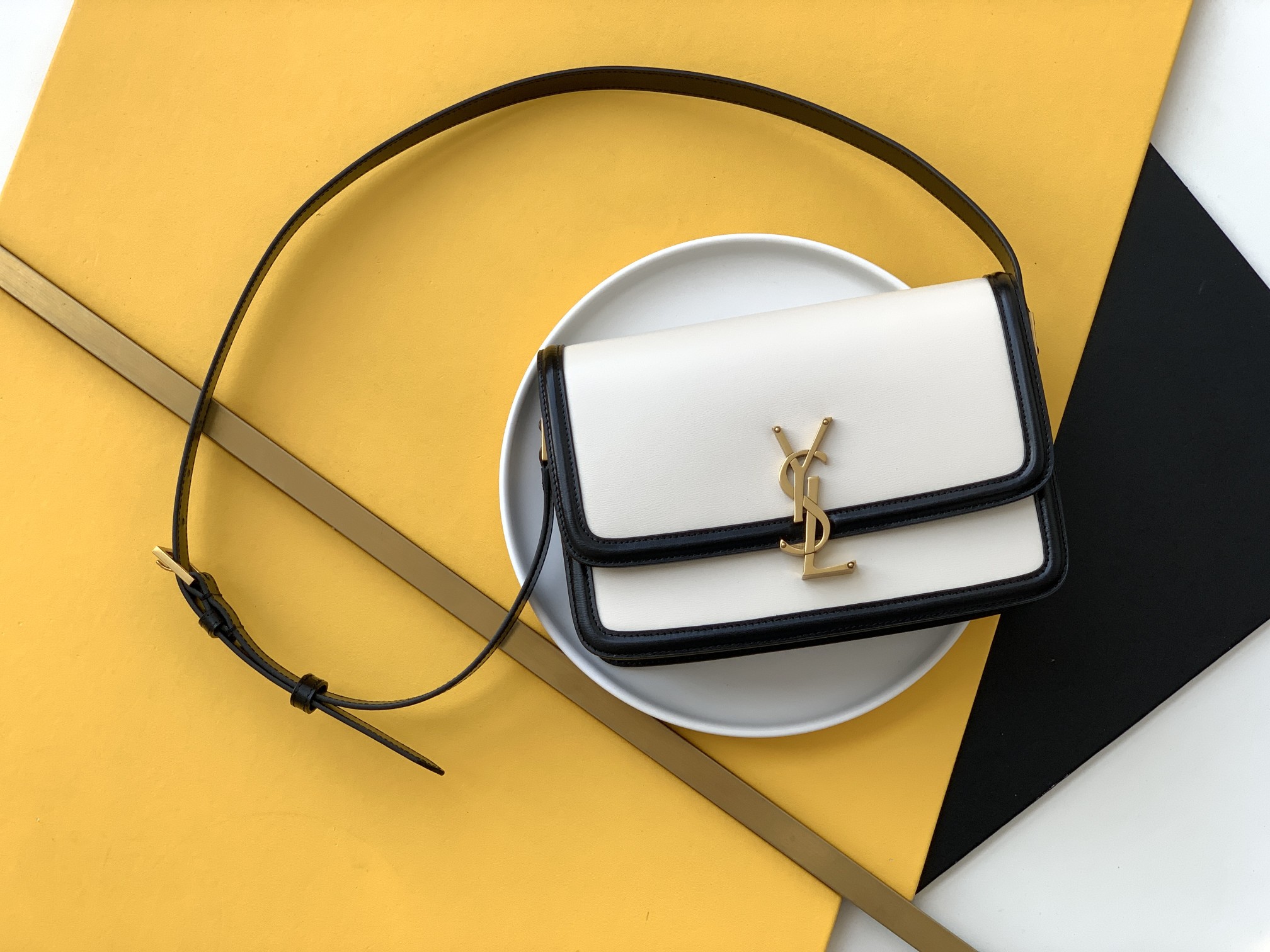 YSL Solferino Box cuir de veau grand format sac bandoulière