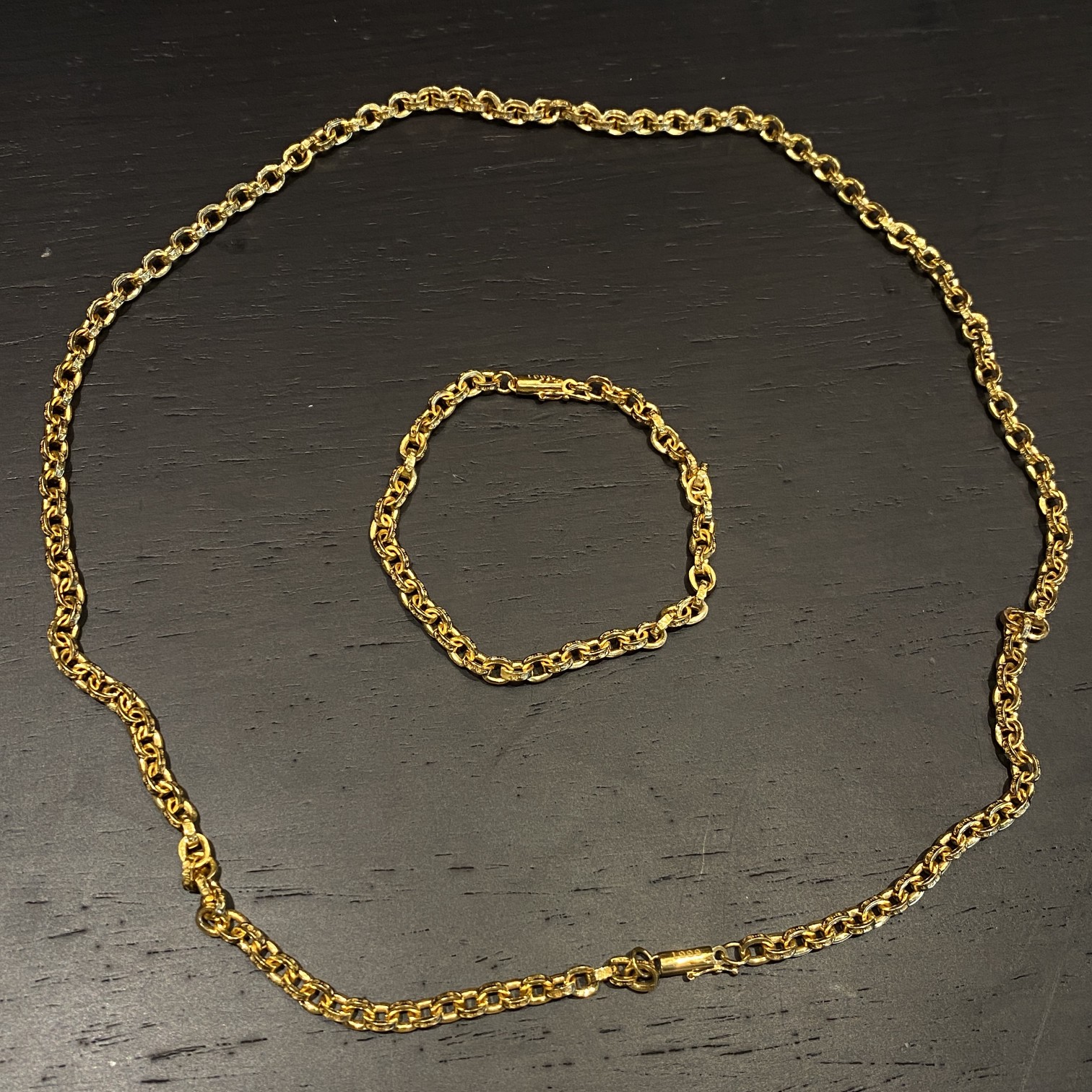 280💰项链80手链💰𝐂𝐡𝐫𝐨𝐦𝐞 𝐡𝐞𝐚𝐫𝐭𝐬 克罗心镀金

完美复刻版 刻字CH项链/手链