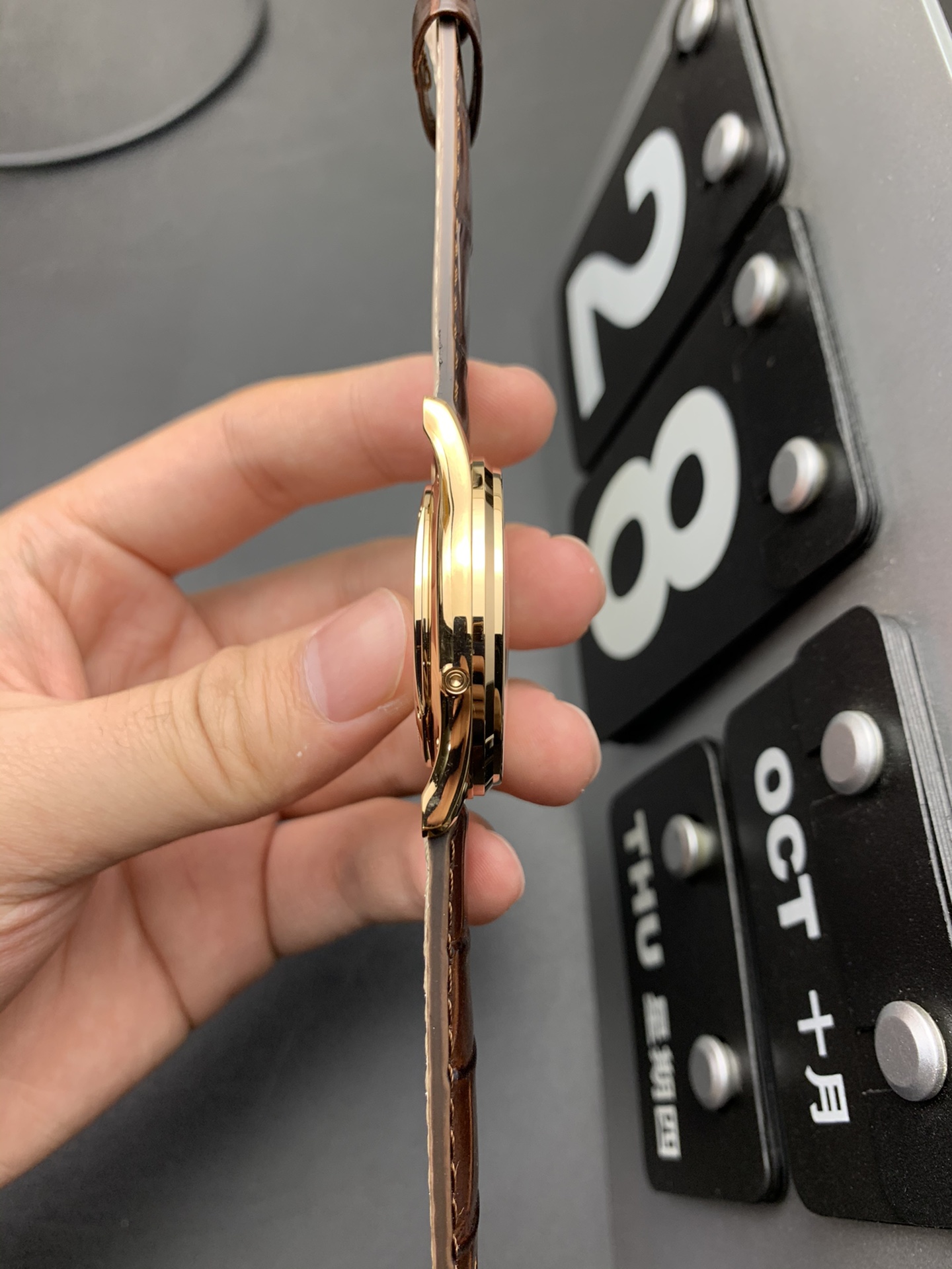 Unknown GF 玫瑰金月相大师