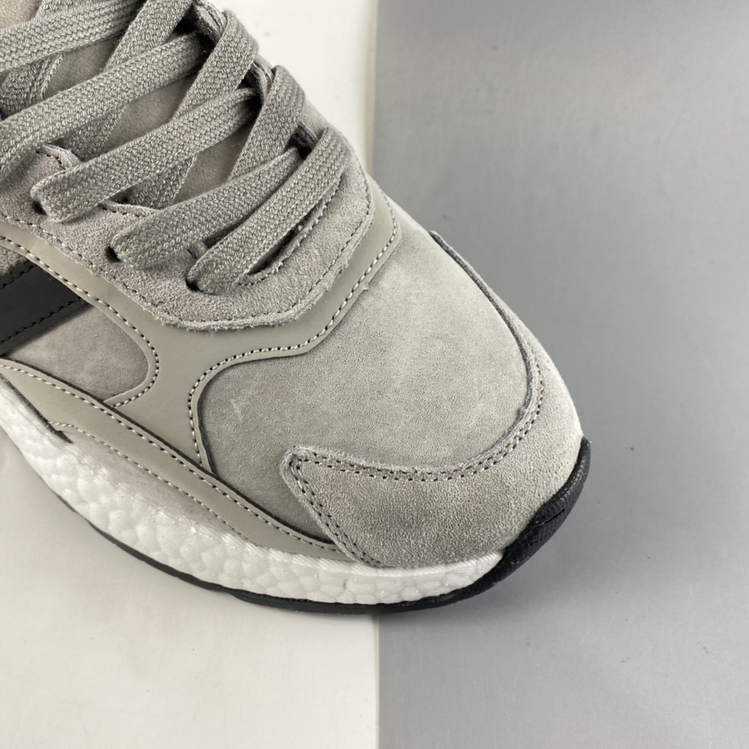 P200  Adidas  Tresc Run boost 燃烧火焰复古百搭跑鞋EG7055