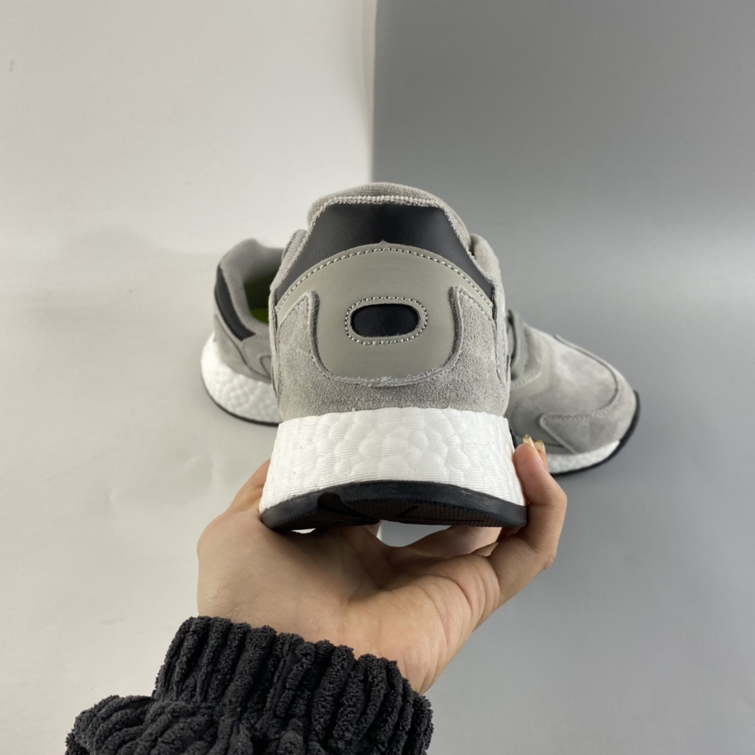 P200  Adidas  Tresc Run boost 燃烧火焰复古百搭跑鞋EG7055