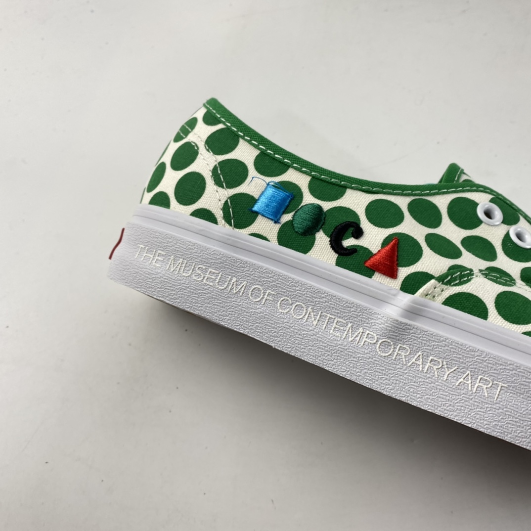 P150  Vans Authentic x MOKA洛杉矶当代艺术博物馆联名VN0A5KRD8CY