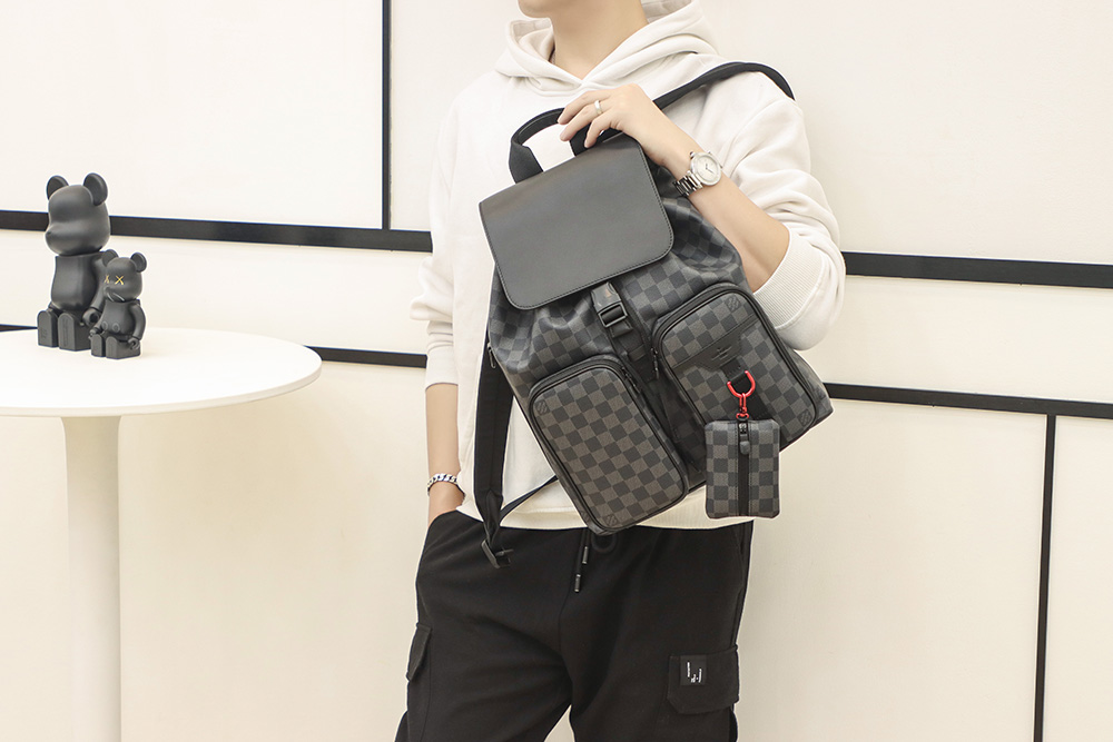 LV N40279 UTILITY BACKPACK